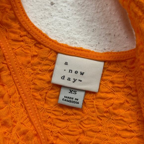 A New Day Orange Textured Crop Tank Top XS Sleeveless Scoop Neck Stretch - Picture 3 of 5